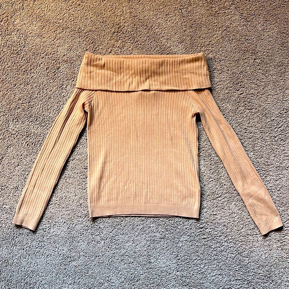 NWT H&M Ribbed Tan Off the Shoulder Long Sleeve Top